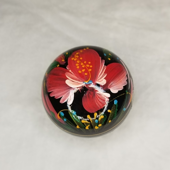 Hand carved decorative floral scented soap - Picture 2 of 2